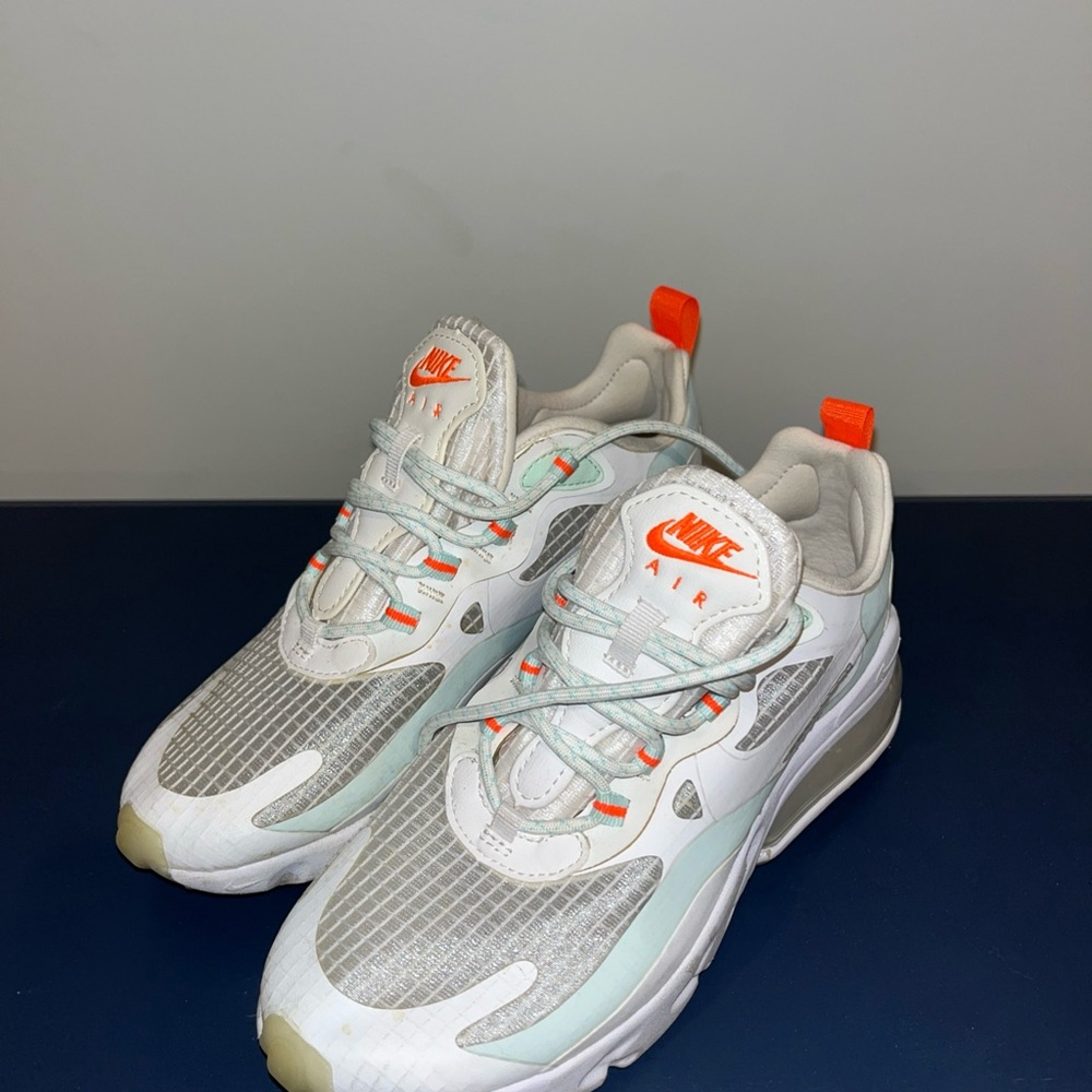Nike Air Max 270 Women's Sneakers Size 6